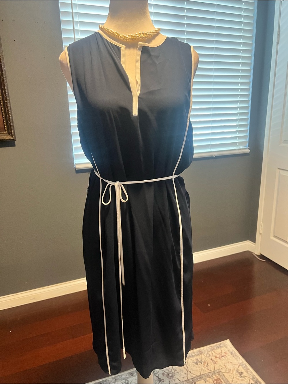 New Nautica Sleeveless Navy Dress with White Piping and Tie. Size M
